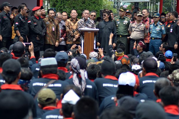 Hadiri Apel Bela Negara,...
