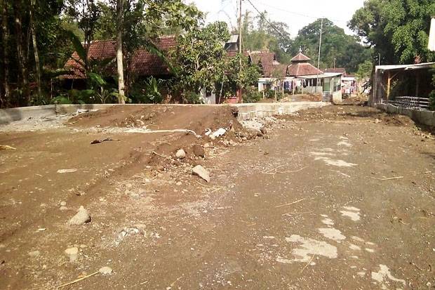 Pembangunan Jalan Provinsi...