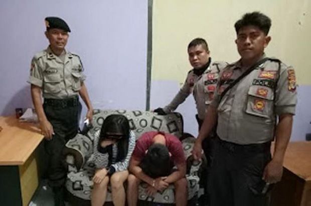 Pasangan Selingkuh di...