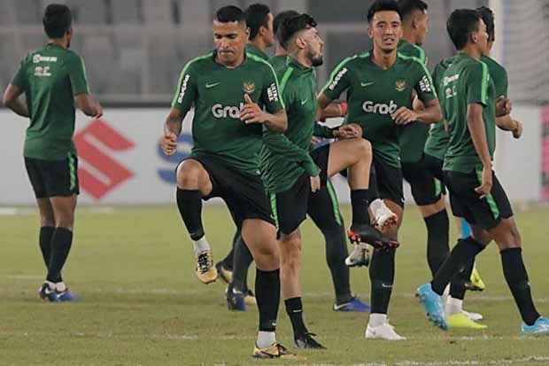 Tertekan, Timnas Indonesia...