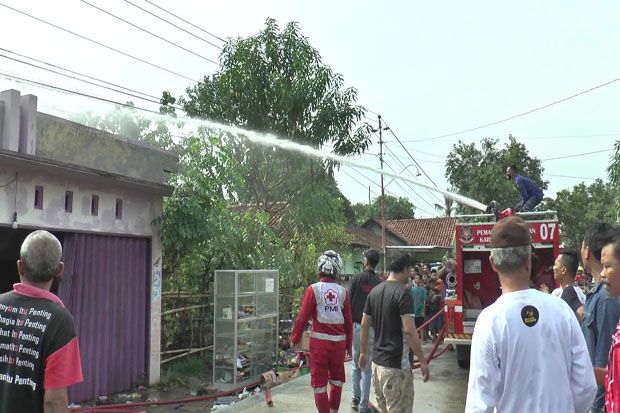 Gudang Mainan Terbakar,...