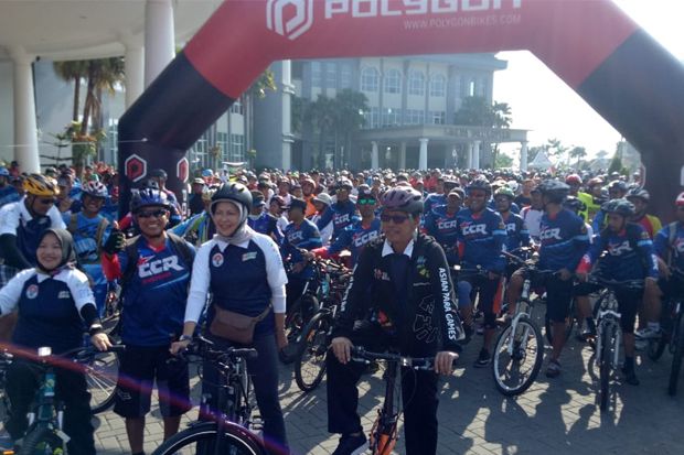 Ribuan Peserta Hangatkan...