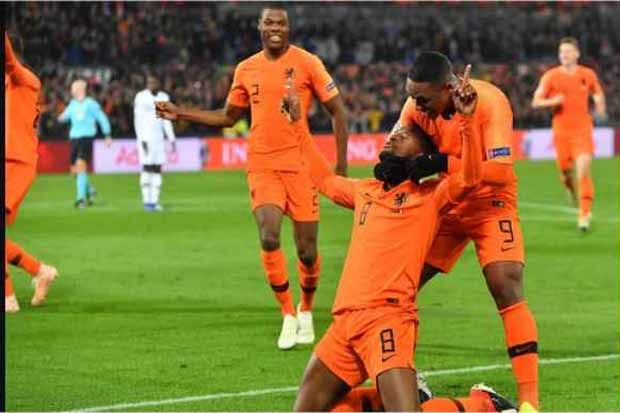 Kalahkan Les Bleus,...