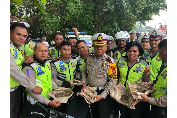 Razia Kendaraan Bermotor,...