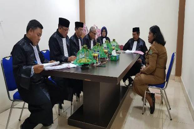 Melanggar Kode Etik,...