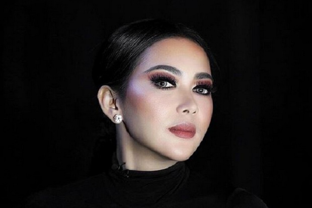 6 Fakta Syahrini, mulai...