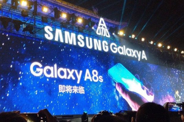 Galaxy A8s Jadi Smartphone...