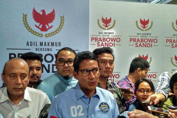 Sandi Persilakan Pendukung...