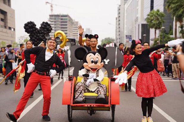Meriahnya Parade Perayaan...