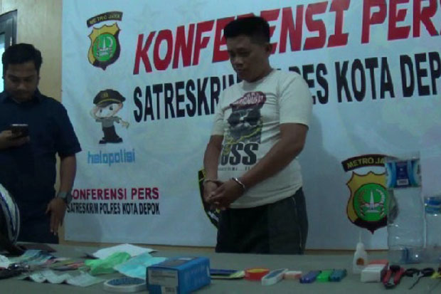 3 Kali Beraksi, Sekretaris...