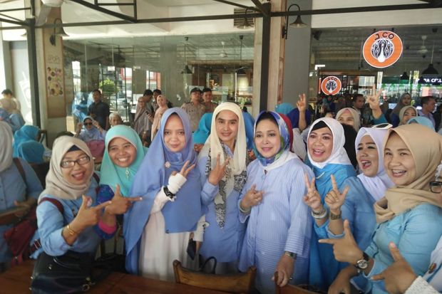 Bertemu Emak-emak, Titiek...
