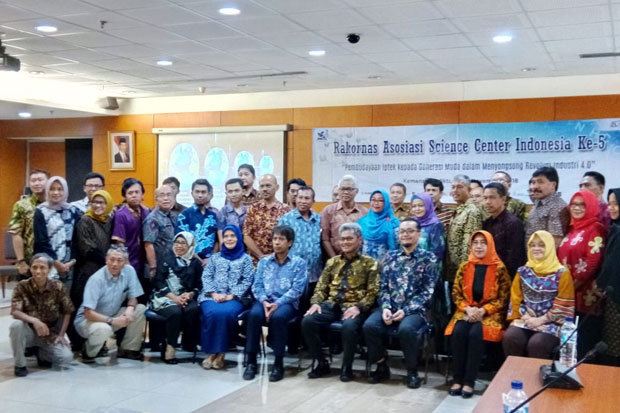 Kemenristekdikti Dorong...