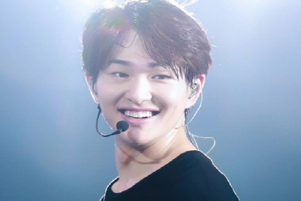 Onew SHINee Buat Album...
