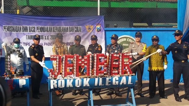 Hingga November, Bea...