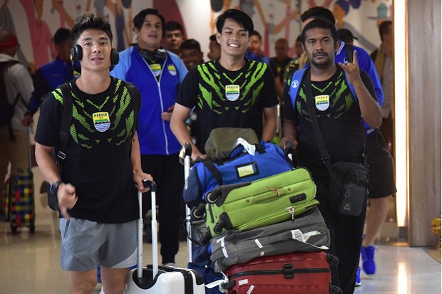 Laga Persib vs Perseru...