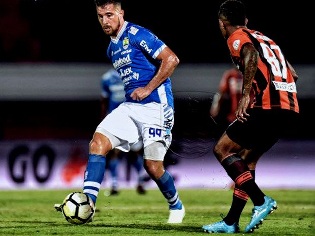 Gol Telat Perseru Serui...