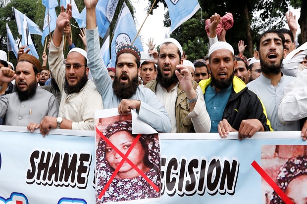 Pakistan Tangkap 300...
