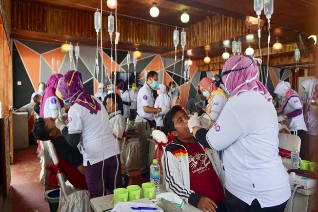 250 Dokter Bersihkan...
