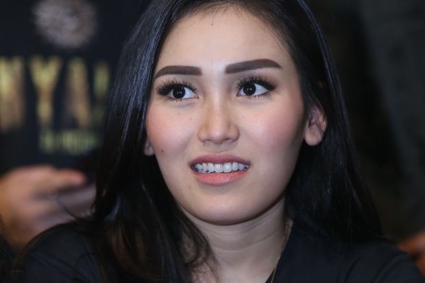 Ayu Ting Ting Berbagi...