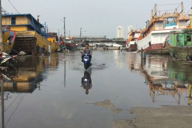 Banjir Rob di Muara...