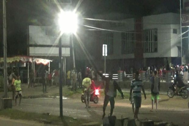 Dua Kelompok Pemuda...