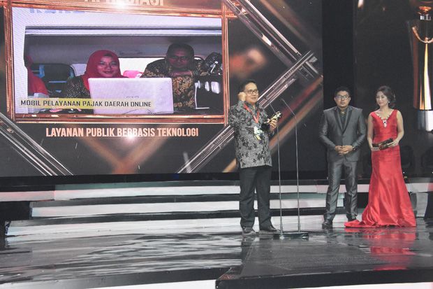 Walikota Gorontalo Marten...