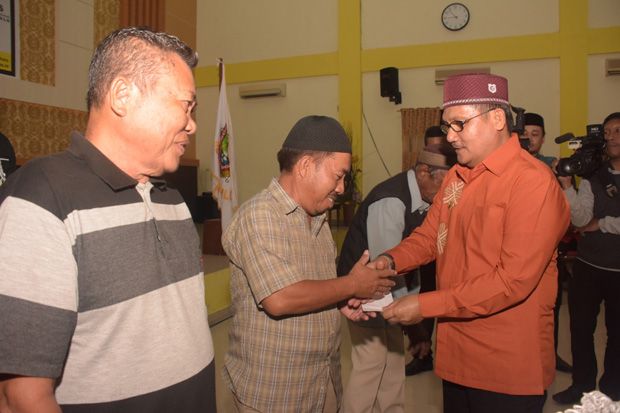 Walikota Gorontalo Marten...