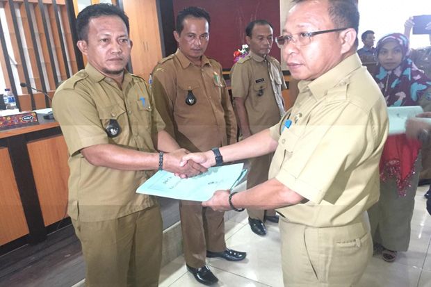 Bupati Pasangkayu Kucurkan...