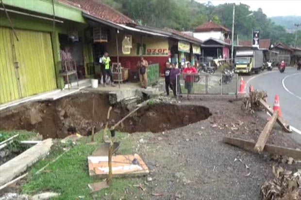 Jalan Nasional di Kabupaten...