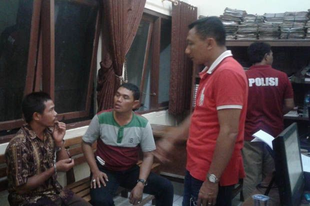 Istri Tolak Bercinta,...