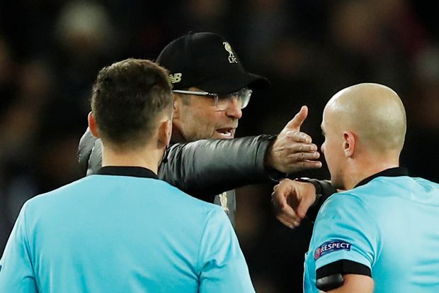 Selain Wasit, Juergen...