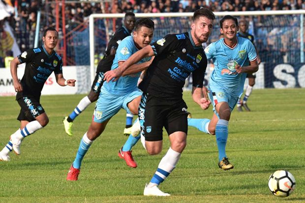 Gagal Tundukkan Persela,...