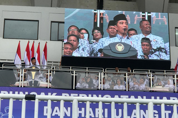 Jokowi: Guru Tidak Bisa...