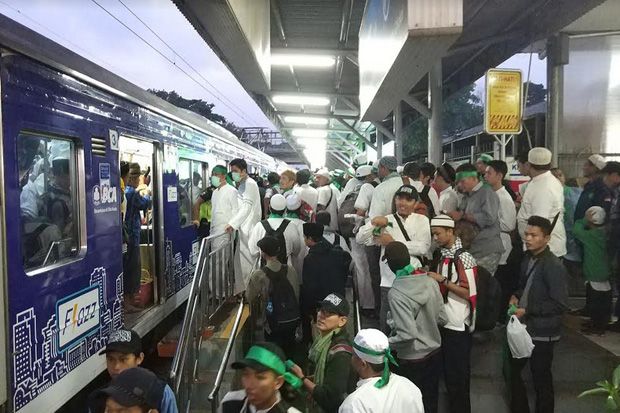 Beratribut Lengkap,...