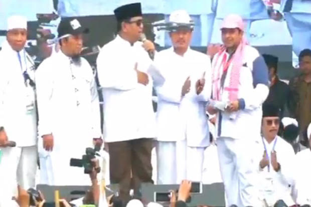 Hadir di Acara Reuni...
