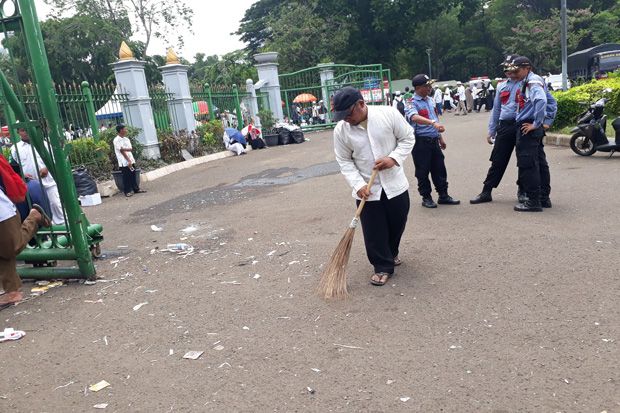 Tinggalkan Monas, Peserta...