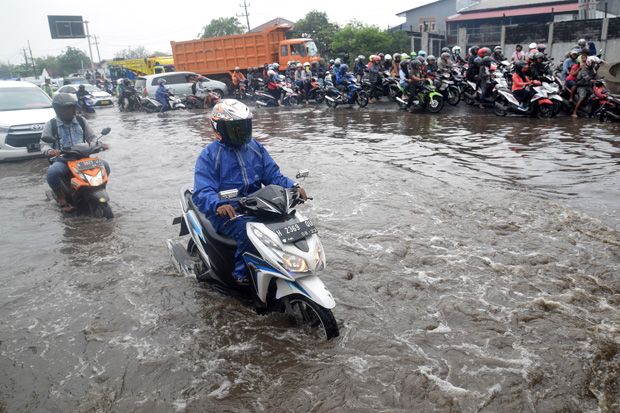 Kaligawe-Genuk Banjir,...