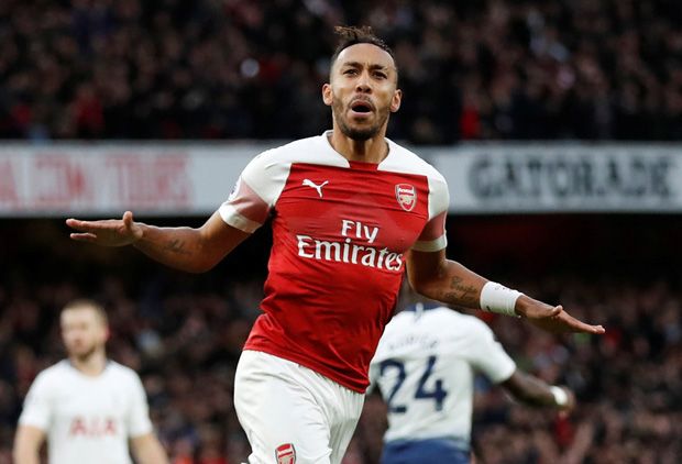 Jadi Pahlawan Arsenal,...