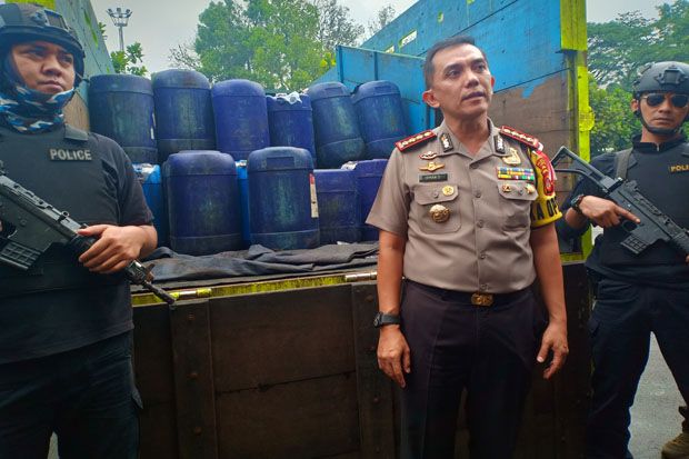 Polisi Sita Ribuan Liter...