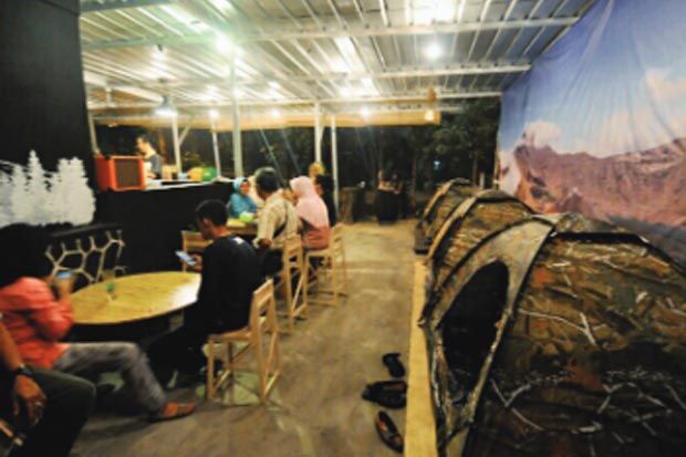 Asyiknya Ngopi sambil...