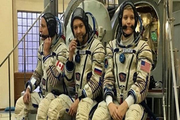 Roket Soyuz Berhasil...