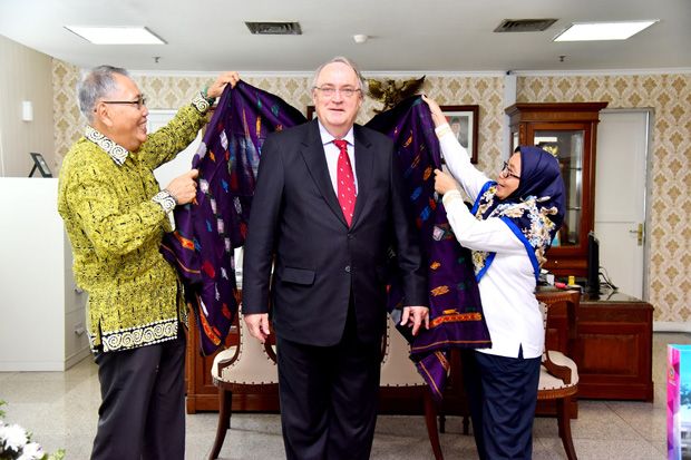 Belanda Jajaki Kerja...