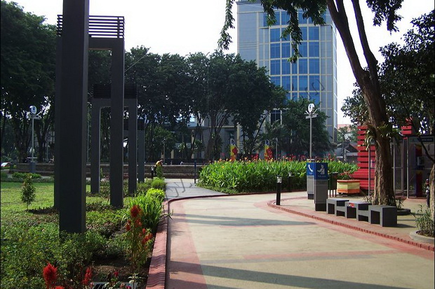 Asyiknya Plesir ke Taman...