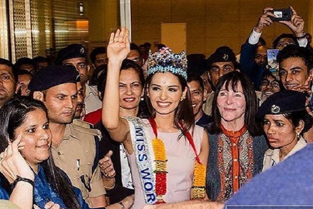 Jelang Lepas Mahkota,...