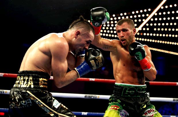 Lomachenko Rebut Sabuk...