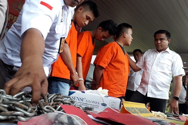 Karyawan Koperasi Disekap...