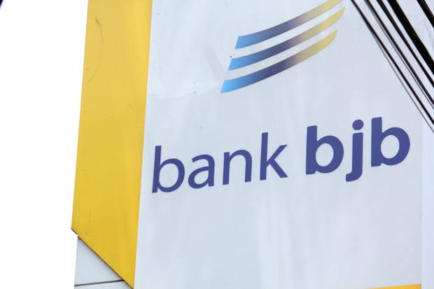 Banten Lepas Saham Bank...