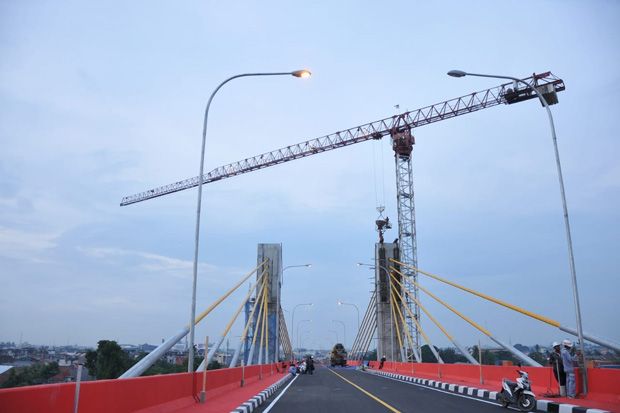 Uji Beban, 44 Truk Besar...
