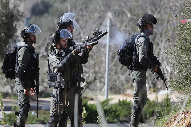 Tentara Israel Serbu...