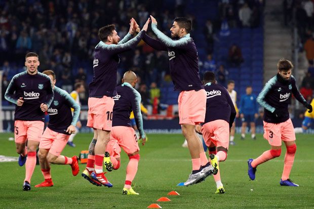 Barca Istirahatkan Suarez,...